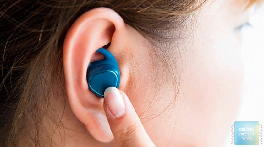 Samsung начала продажу своих новых Bluetooth-наушников Gear IconX